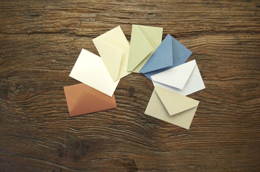 11x7-coloured-envelopes